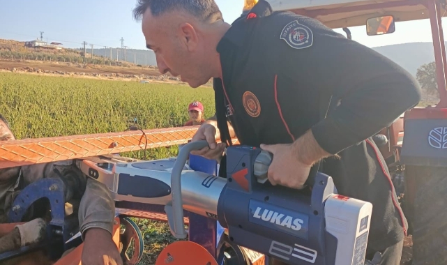 Hortum Sarma Makinesine Kolu Sıkışan İşçi Kurtarıldı