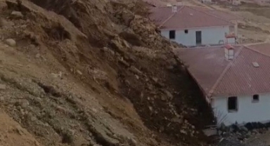 Kahramanmaraş'ta Toprak Kayması: Yapım Aşamasındaki 6 Ev Zarar Gördü