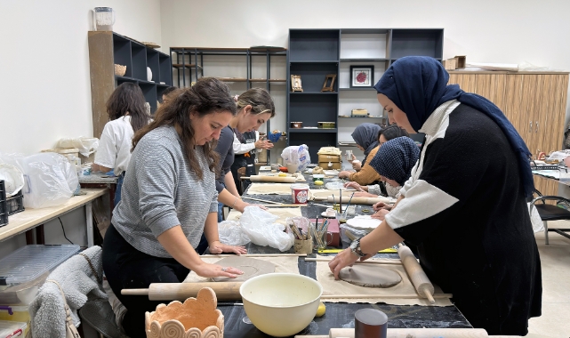 Kursiyerler KAMEK’in Seramik Atölyesinde Kendi Sanat Eserlerini Üretiyor