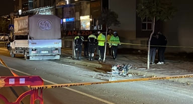 Polisten Kaçan Motosikletli, Park Halindeki Kamyonete Çarptı: 1 Ölü 1 Yaralı