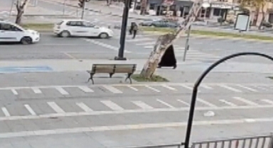 Yolun Karşısına Geçmeye Çalışan Yayaya Otomobil Çarptı