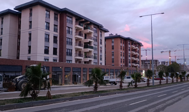 Ebrar Sitesi Çevresinde Ticari Hayat Yeniden Canlanıyor