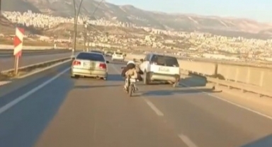 Kahramanmaraş’ta Motosikletle Tehlikeli Sürüş Kamerada