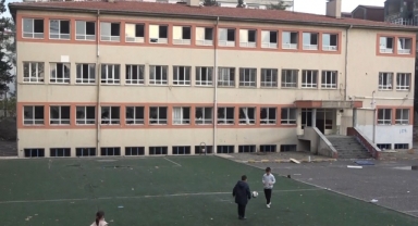 Kahramanmaraş'ta Yarım Asırlık Okul Yıkılmayı Bekliyor