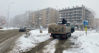 KASKİ’den 53 Araçla Karla Mücadeleye Destek