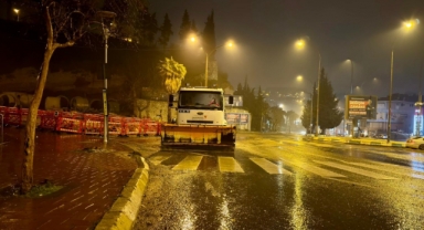 Büyükşehir Kar Alarmında; Ekipler Gece Boyunca Sahada