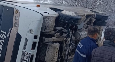 Elbistan-Çoğulhan Karayolunda İşçi Servisi Devrildi