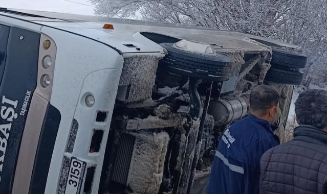 Elbistan-Çoğulhan Karayolunda İşçi Servisi Devrildi