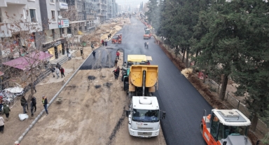 Kahramanmaraş'ta Azerbaycan Bulvarı'na Asfalt Çalışması