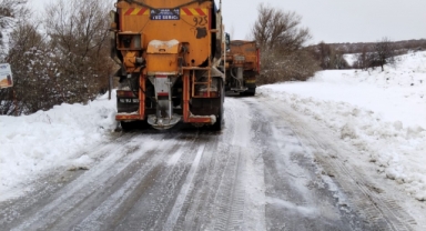 Kırsalda Kar Seferberliği; Büyükşehir Ekipleri 7/24 Sahada