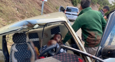 Kahramanmaraş'ta Kopan Kaya Parçası Otomobile İsabet Etti: 2'si Ağır 4 Yaralı