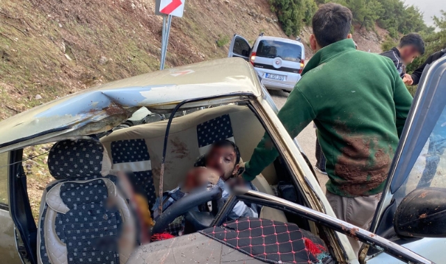 Kahramanmaraş'ta Kopan Kaya Parçası Otomobile İsabet Etti: 2'si Ağır 4 Yaralı