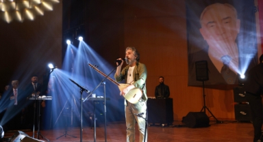 Kurtuluş Coşkusu Ali Kınık Konseriyle Taçlandı