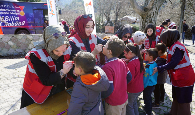 Büyükşehir'den Sarıçukur'da Miniklere Eğlence ve Bilim Dolu Gün