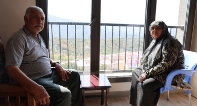 Depremzede Çiftin Yeni Evlerinde İlk Bayram Heyecanı