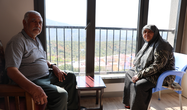 Depremzede Çiftin Yeni Evlerinde İlk Bayram Heyecanı