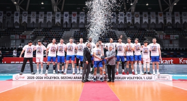 Edeler, Artık Efeler Ligi’nde! Şampiyon Onikişubat Belediye Spor Kupasına Kavuştu