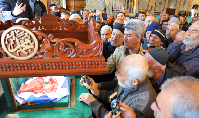 Kahramanmaraş'ta Abdülhamid Han Camii'nde Sakal-ı Şerif Ziyarete Açıldı
