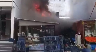 Kahramanmaraş'ta Manavda Çıkan Yangını İtfaiye Söndürdü