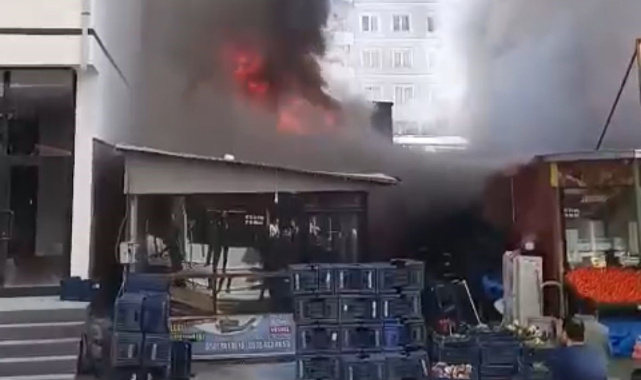 Kahramanmaraş'ta Manavda Çıkan Yangını İtfaiye Söndürdü