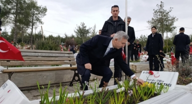 Kahramanmaraş'ta Protokolden Bayram Öncesi Şehitlik Ziyareti