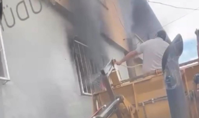 Onikişubat Belediyesi Personelinden Ev Yangınına Örnek Müdahale