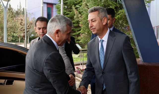 Vali Ünlüer’den Rektör Okumuş’a Hayırlı Olsun Ziyareti