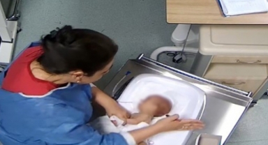 Bebeğe Şiddet Uygulayan Hemşire: 