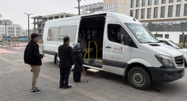 Büyükşehir, Sınav Günü de Özel Gereksinimli Vatandaşları Yalnız Bırakmadı