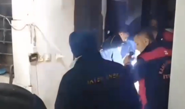 Kahramanmaraş'ta Çıkan Yangında Evde Mahsur Kalan Vatandaşı İtfaiye Kurtardı