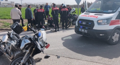 Kahramanmaraş'ta Ehliyetsiz Sürücü Polislere Çarptı: 2 Polis Yaralı