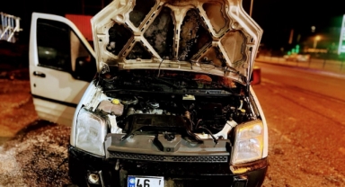 Kahramanmaraş’ta İki Farklı Noktada Araç Yangını Söndürüldü