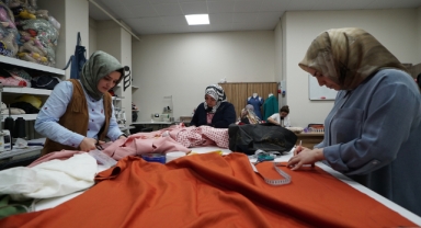 KAMEK’te Kadınlar Hem Öğreniyor Hem Üretiyor