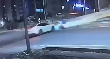 Motosikletliye Çarpan Otomobil Sürücüsü Kaçtı