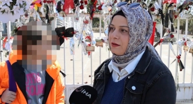 Okuldaki Saldırıdan Kurtulan Öğrenci Annesiyle Okula Gelip Eşyalarını Aldı