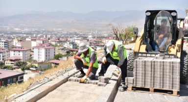 Ballıca Mahallesi’nde Kilit Parke Kaldırım ve Merdiven Çalışmaları Tamamlandı