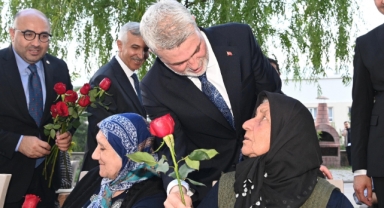 Bayram Coşkusu Şehrin Ulu Çınarlarıyla Paylaşıldı