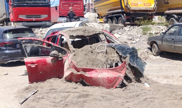 Freni Boşalan Kamyon 7 Araca Çarptı: 6 Yaralı