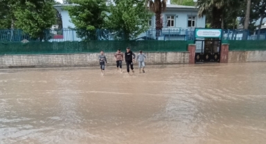 Kahramanmaraş'ta Gök Gürültü Sağanak Yagış Etkili Oldu