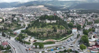 Tarihi Kalede Depremin İzleri Hızla Siliniyor