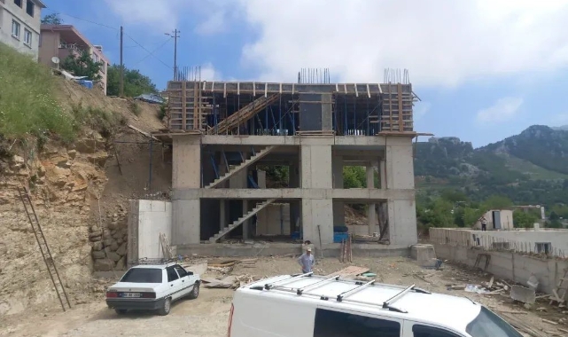 Kahramanmaraş'ta İnşaattan Düşen İşçi Ağır Yaralandı