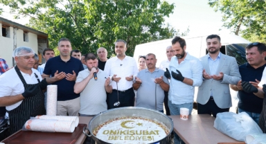 Başkan Toptaş, Dönüklü Mahallesi Sakinleriyle Aşure Sofrasında Buluştu