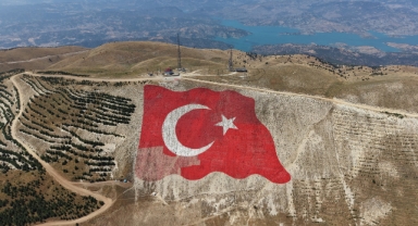 Dünyanın En Büyük Türk Bayrağı Yeniden Eski Görkemine Kavuştu