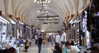 Kahramanmaraş'ın Tarihi Çarşısı Sıcak Havada Doğal Serinlik Sunuyor