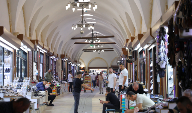 Kahramanmaraş'ın Tarihi Çarşısı Sıcak Havada Doğal Serinlik Sunuyor