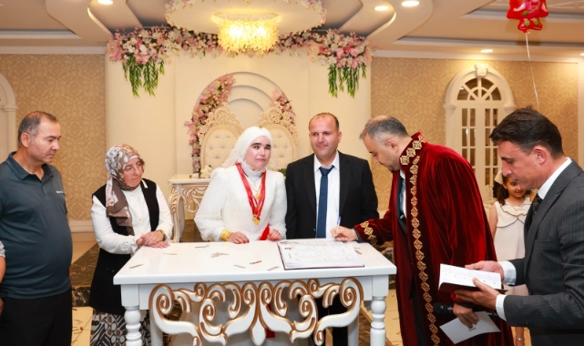 Kahramanmaraş’ta Sevgi Engel Tanımadı: Doğuştan Görme Engelli İki Öğretmen Hayatlarını Birleştirdi