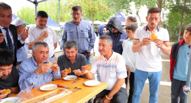 Kahramanmaraş'ta İlk Kez Bal Festivali: 1 Kilogram Bal Yiyen Yarışmacı Birinci Oldu