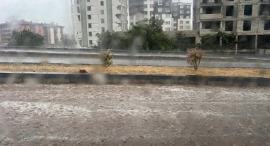 Kahramanmaraş'ta Sağanak Yağış Etkili Oldu