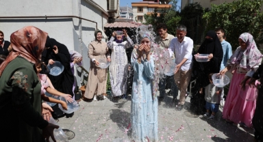 Hafızlığını Tamamlayan Fatma Zehra'dan Doktor Babaya Duygulandıran Sürpriz