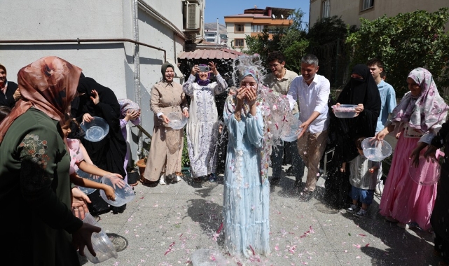 Hafızlığını Tamamlayan Fatma Zehra'dan Doktor Babaya Duygulandıran Sürpriz